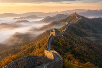 Die Große Mauer im goldenen Morgenlicht