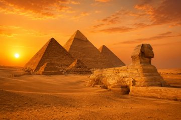 Pyramiden und Sphinx im Abendlicht